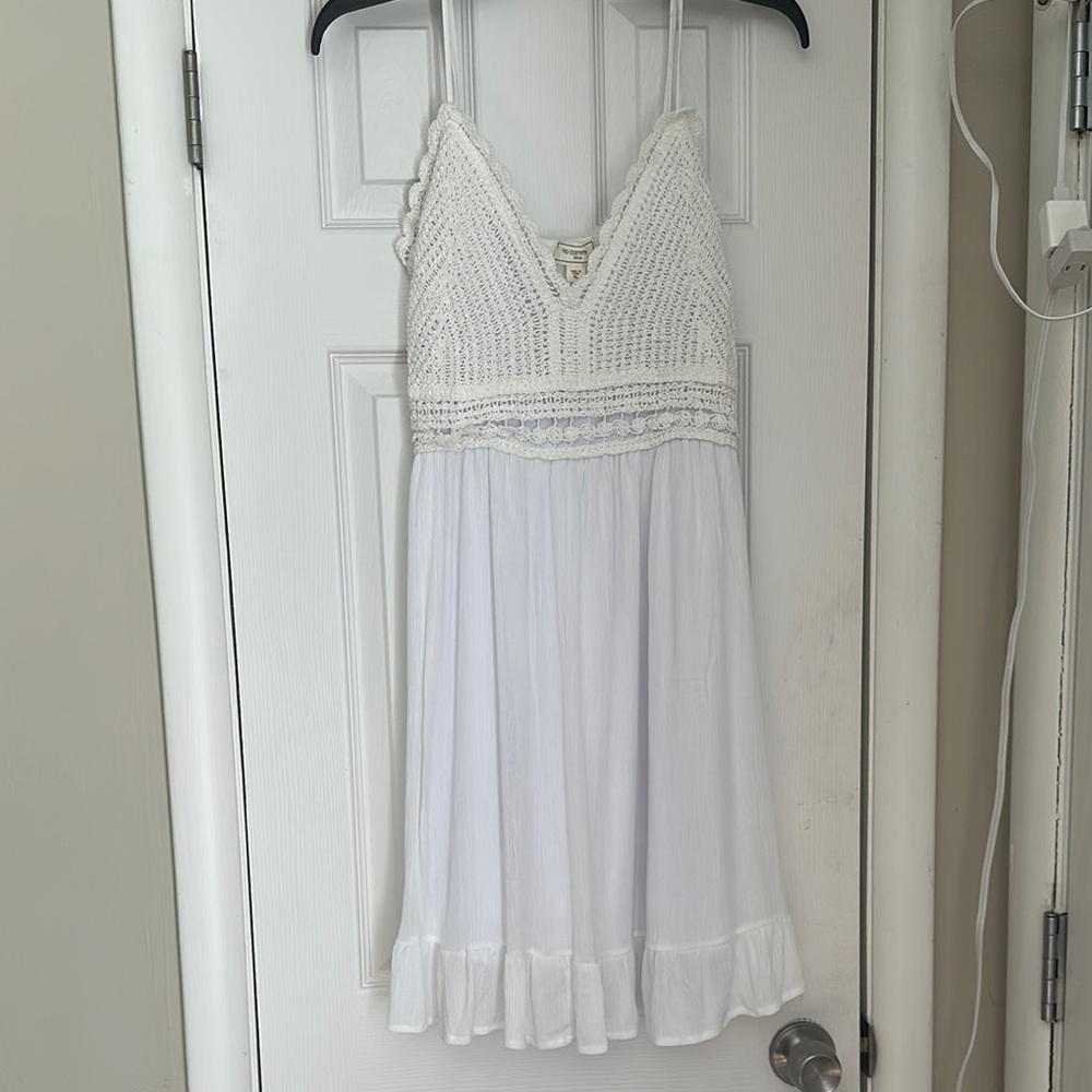Elegant White Lace Trim Nightgown